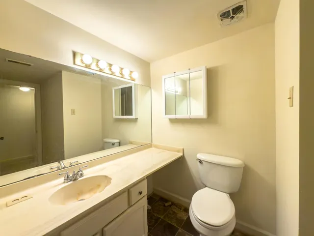 $1,300 | 847 King James Street Southwest, Unit A, Roanoke, VA 24014