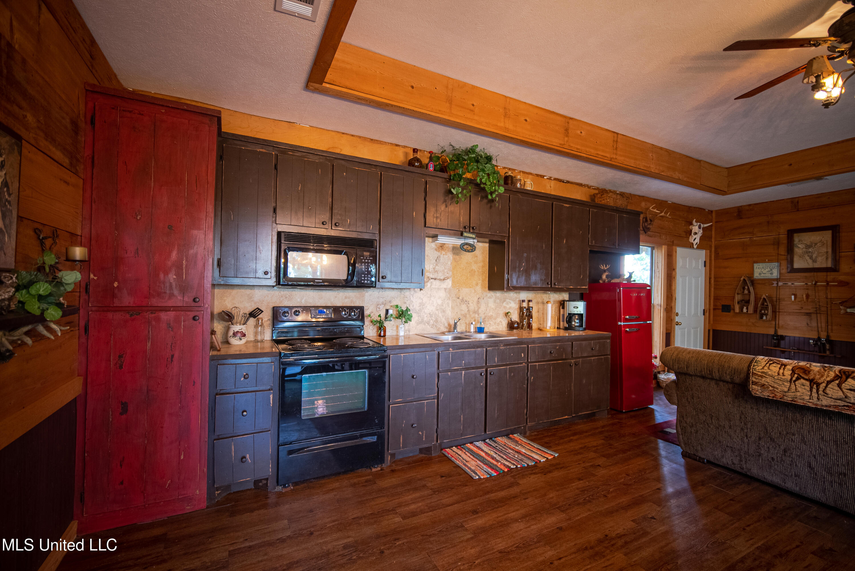 595 Laney Camp Road Vicksburg, MS 39183 - Photo 13 of 45 Kitchen