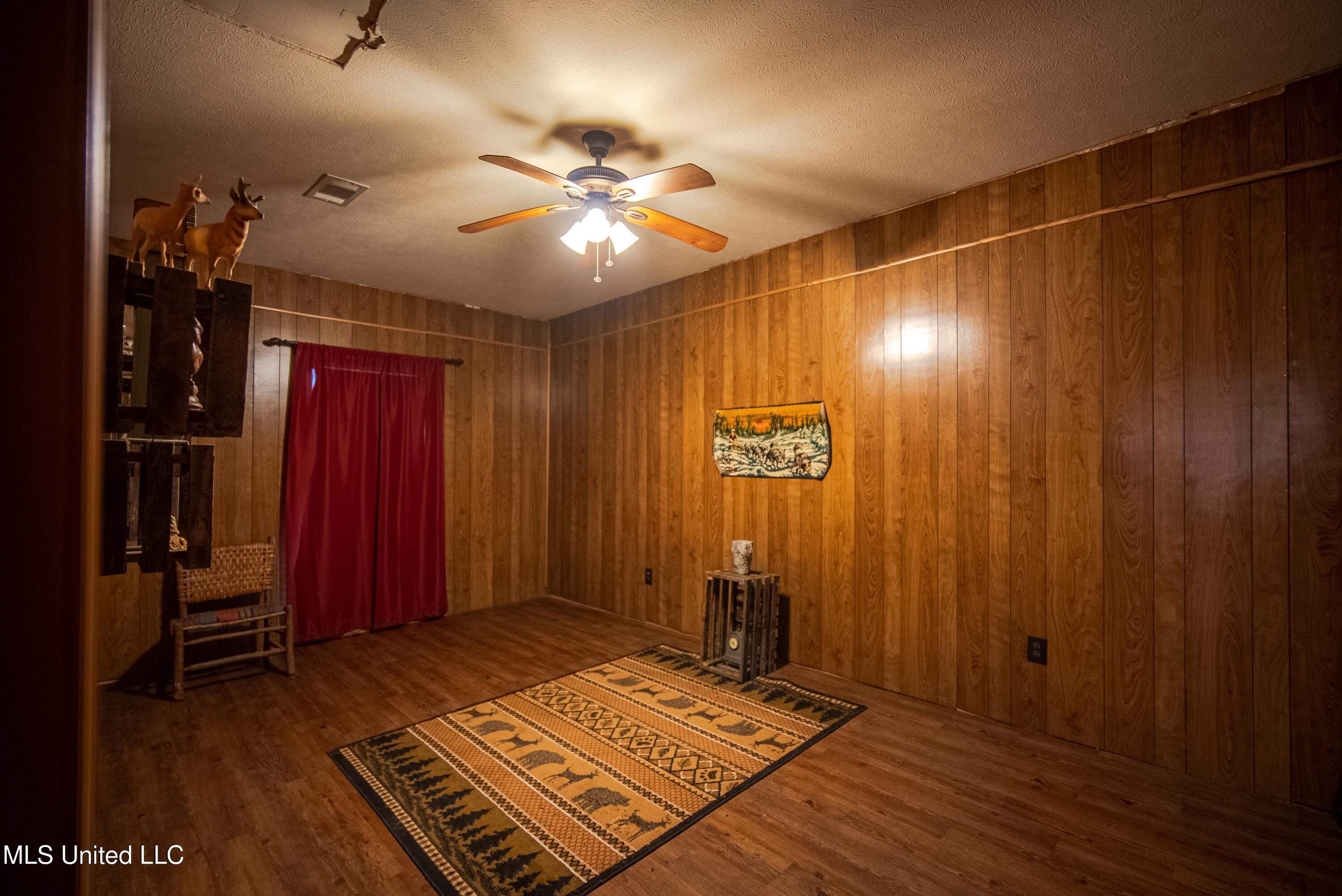 595 Laney Camp Road Vicksburg, MS 39183 - Photo 17 of 45 Bedroom