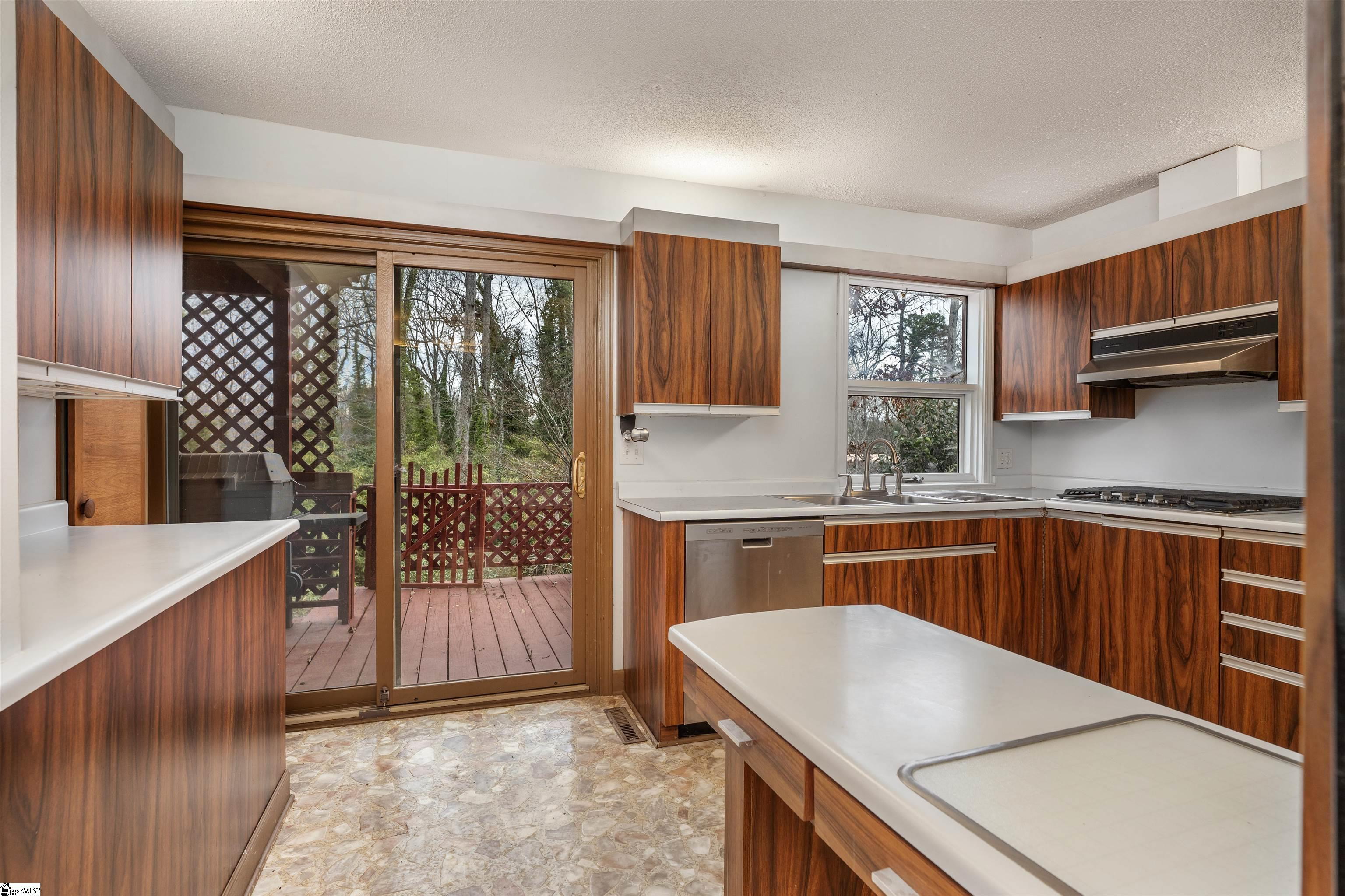 206 Timberlake Road Anderson, SC 29625 - Photo 11 of 39