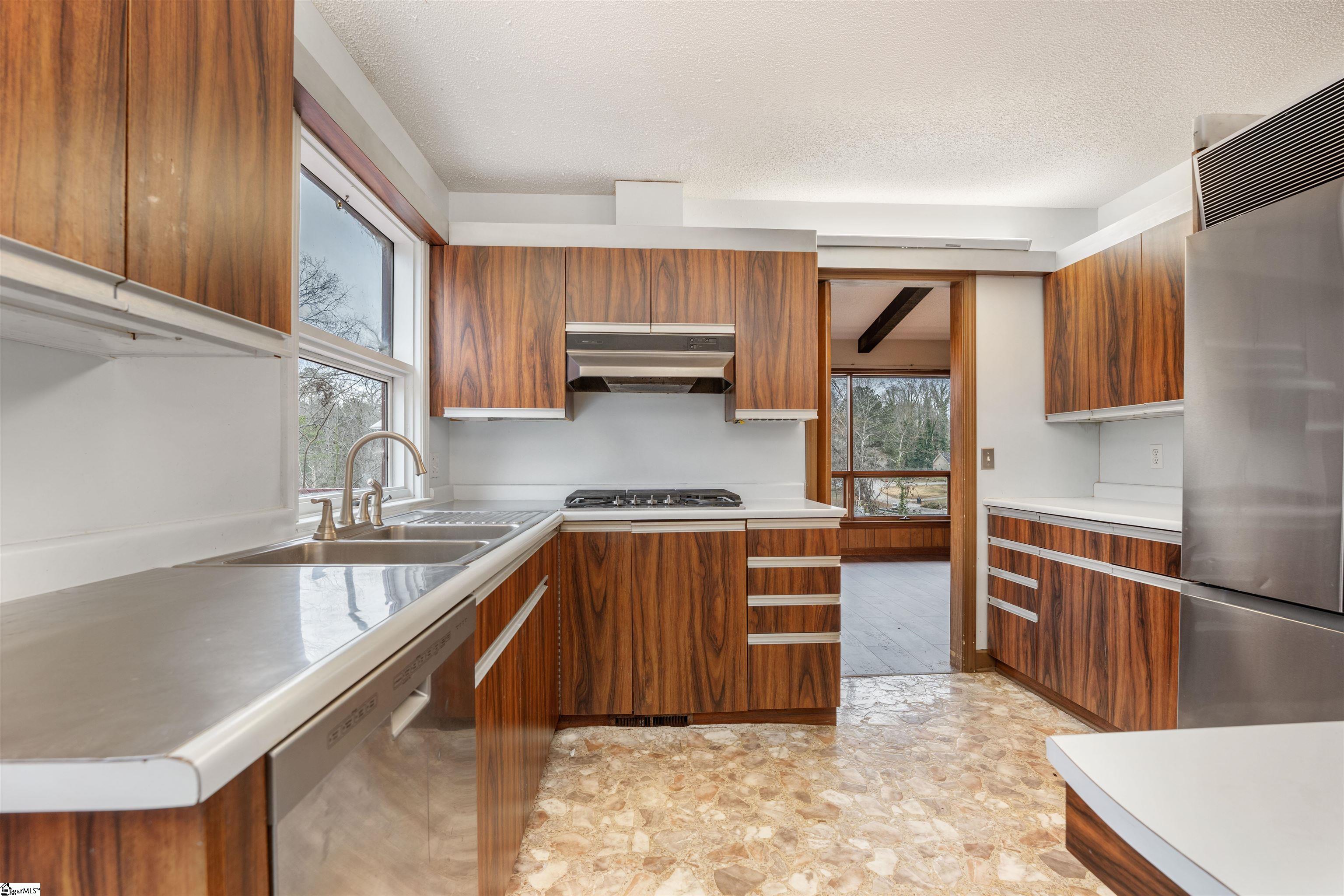 206 Timberlake Road Anderson, SC 29625 - Photo 12 of 39