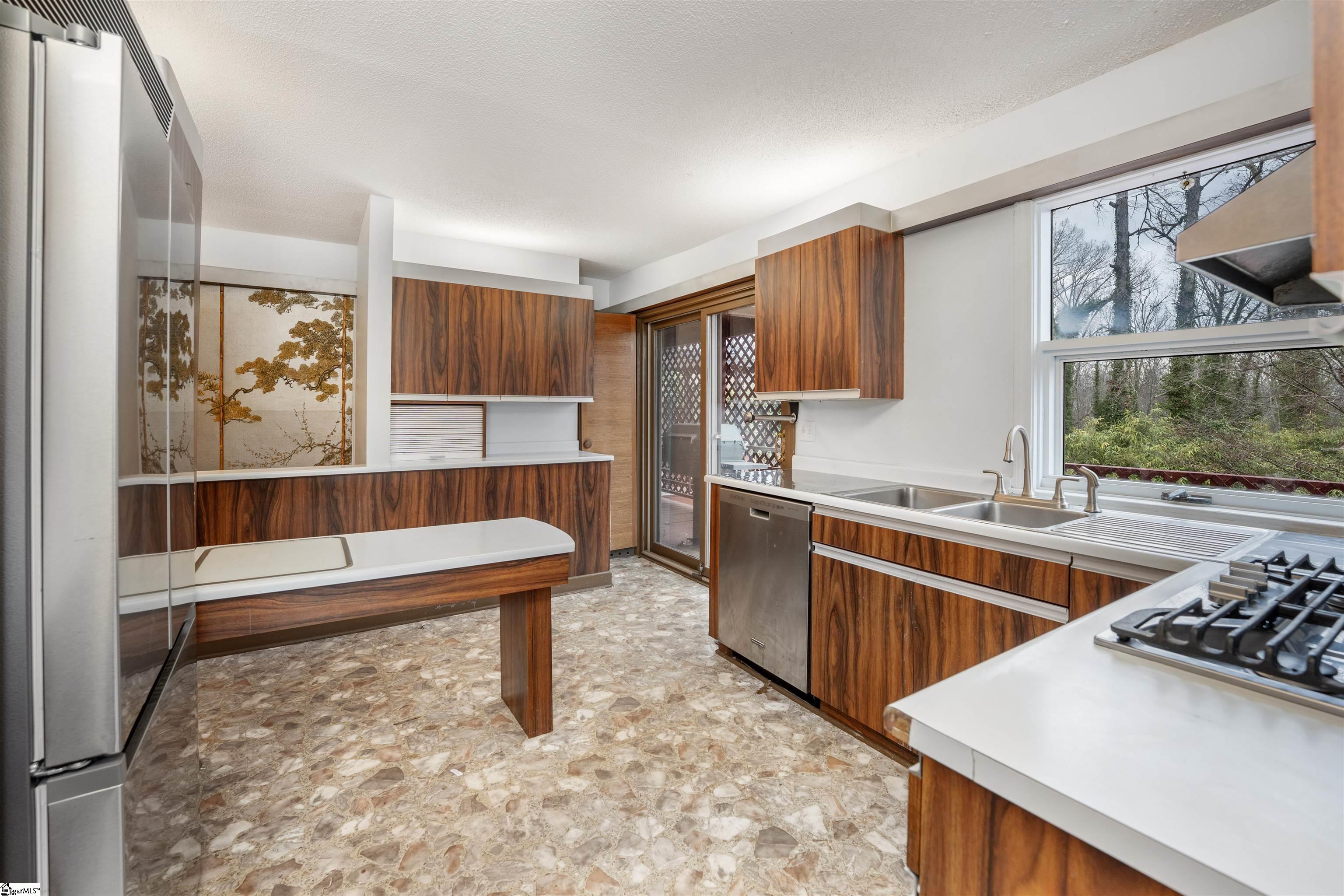 206 Timberlake Road Anderson, SC 29625 - Photo 13 of 39