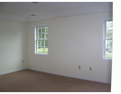 75 Covington Street Springfield, MA 01119 - Photo 7 of 10
