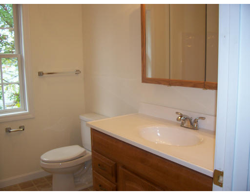 75 Covington Street Springfield, MA 01119 - Photo 8 of 10