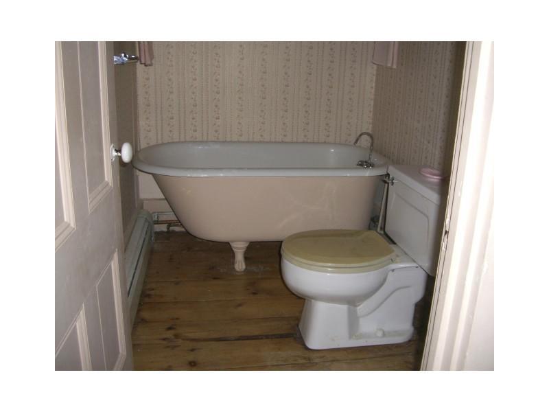 2609 Bristol Road New Harbor, ME 04554 - Photo 18 of 23 Bathroom.