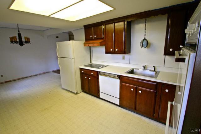 961 Catasauqua Road Whitehall, PA 18052 - Photo 3 of 8 Gallery Image 3