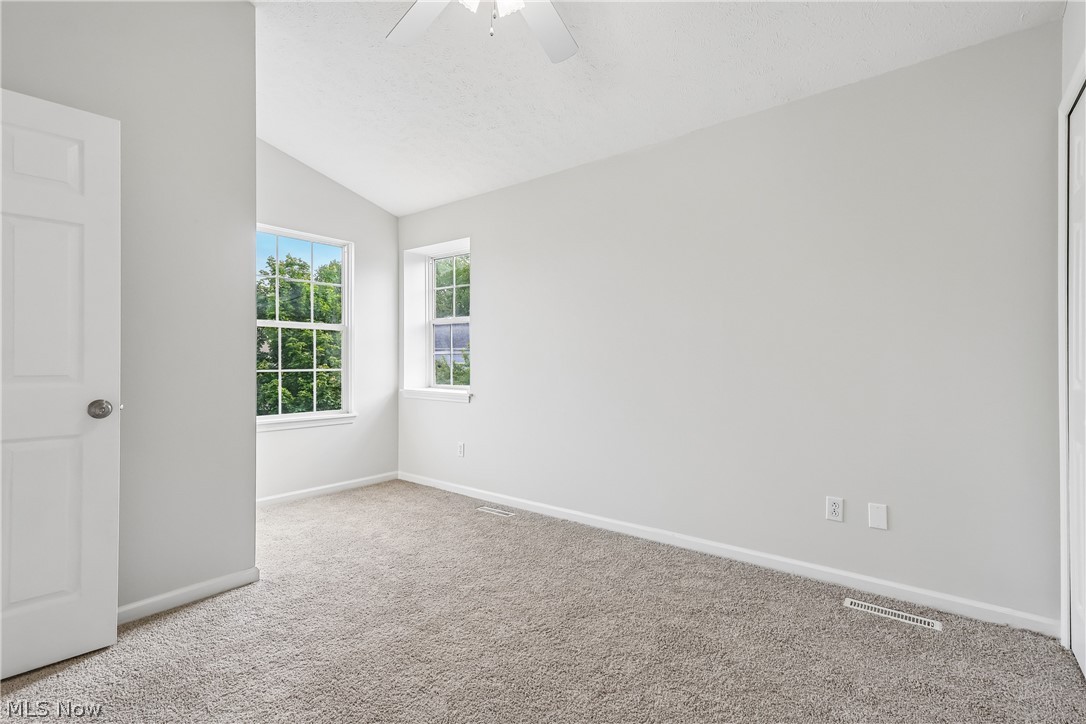 1352 Meadow Run Akron, OH 44321 - Photo 11 of 24