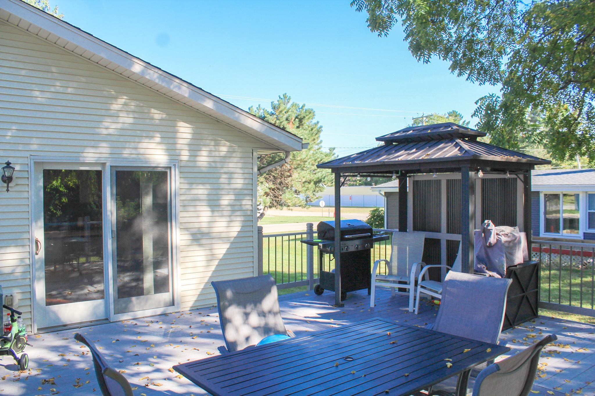 303 North Summit Street Albany, WI 53502 - Photo 7 of 35