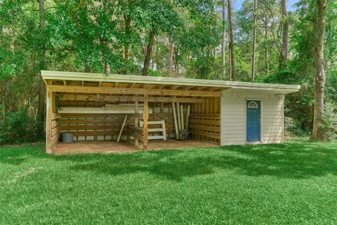 $1,050,000 | 11062 North Hidden Oaks, Conroe, TX 77384