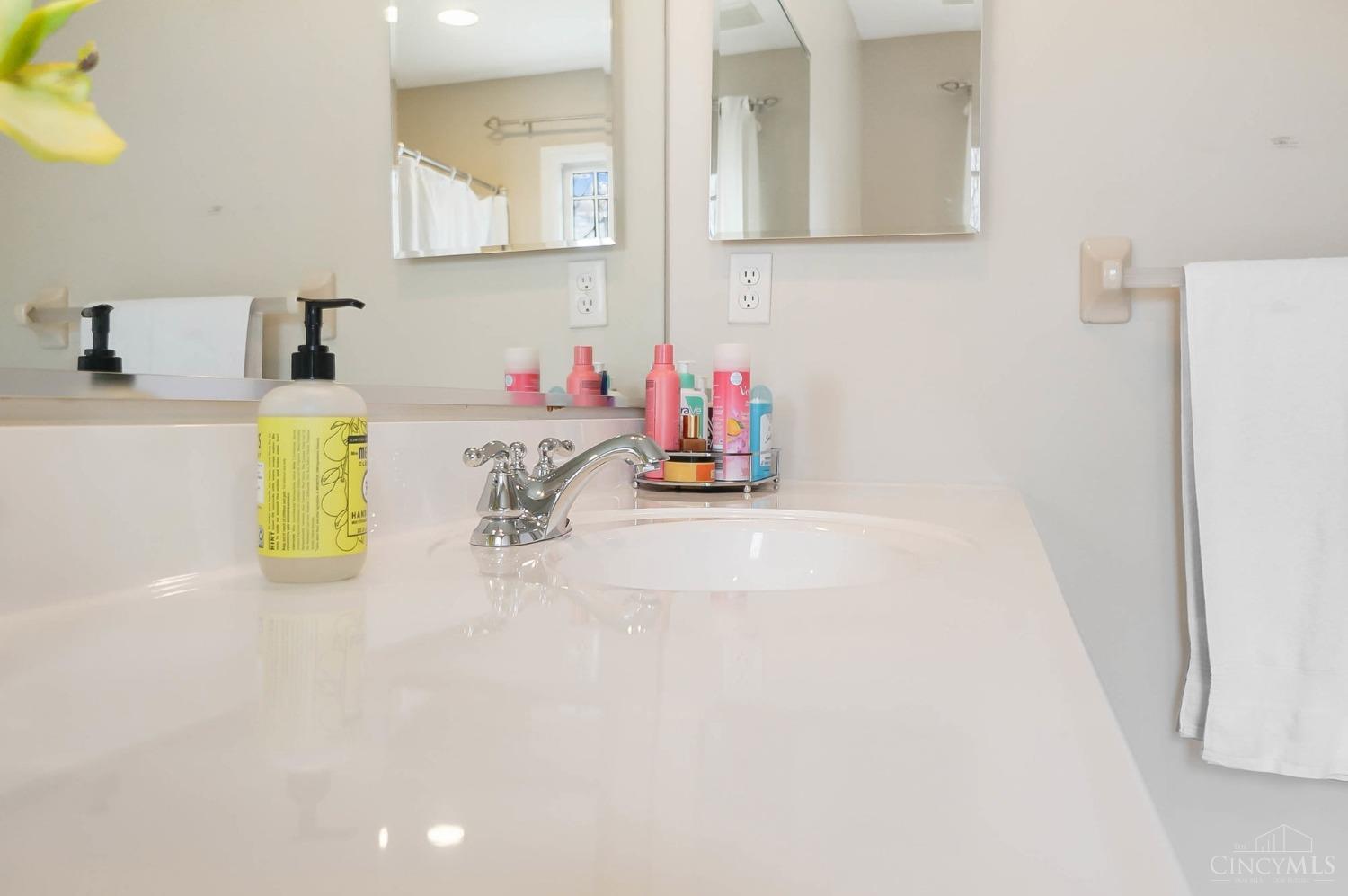 1023 Eversole Road Cincinnati, OH 45230 - Photo 55 of 92