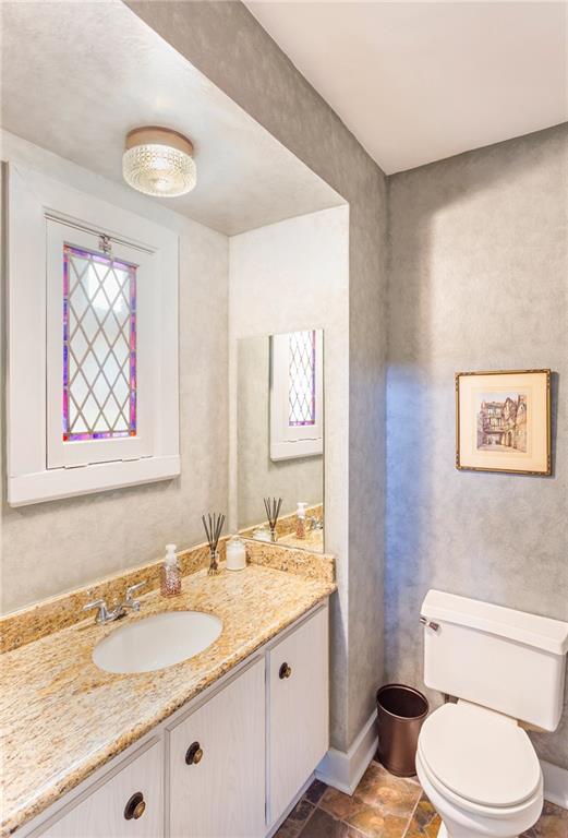 209 Gladstone Road Pittsburgh, PA 15217 - Photo 13 of 25 Gallery Image 13