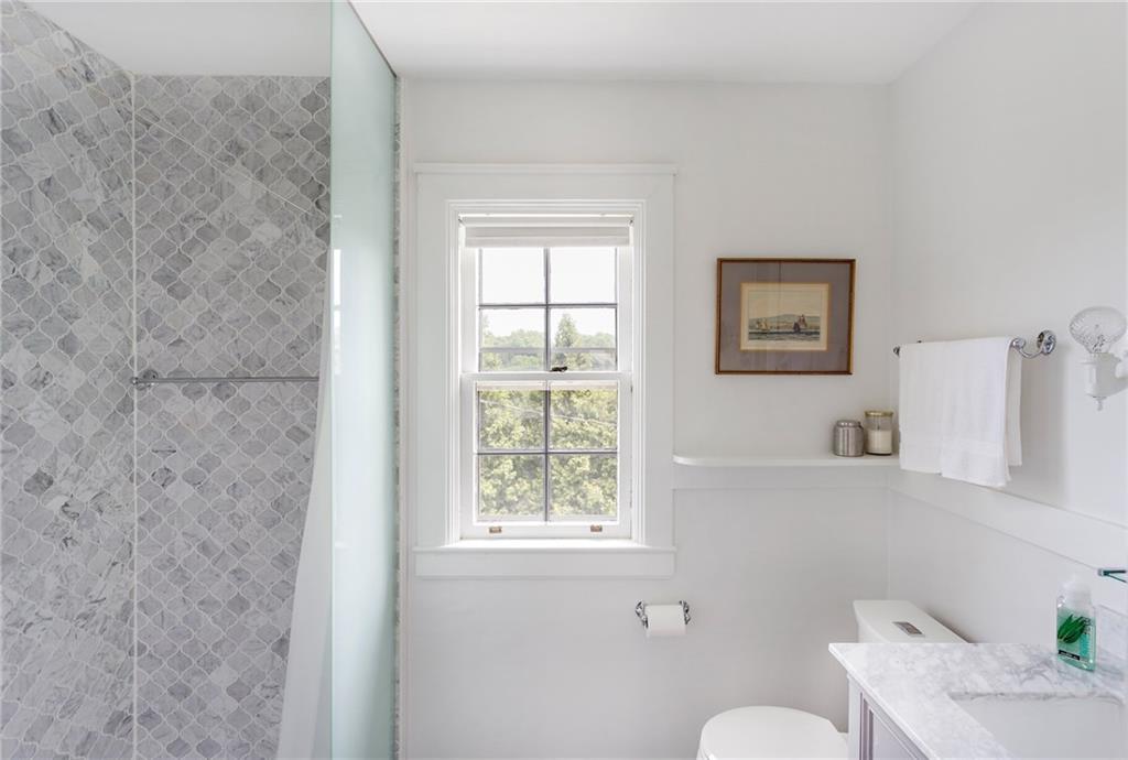 209 Gladstone Road Pittsburgh, PA 15217 - Photo 20 of 25 Gallery Image 20
