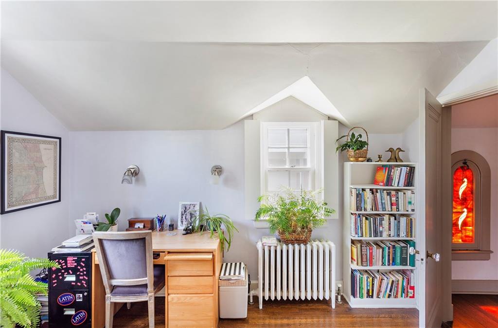 209 Gladstone Road Pittsburgh, PA 15217 - Photo 22 of 25 Gallery Image 22