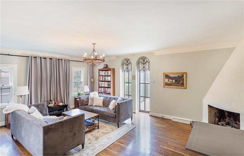 209 Gladstone Road Pittsburgh, PA 15217 - Photo 7 of 25 Gallery Image 7