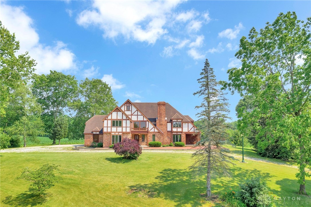 2076 Stevenson Road Xenia, OH 45385 - Photo 1 of 56