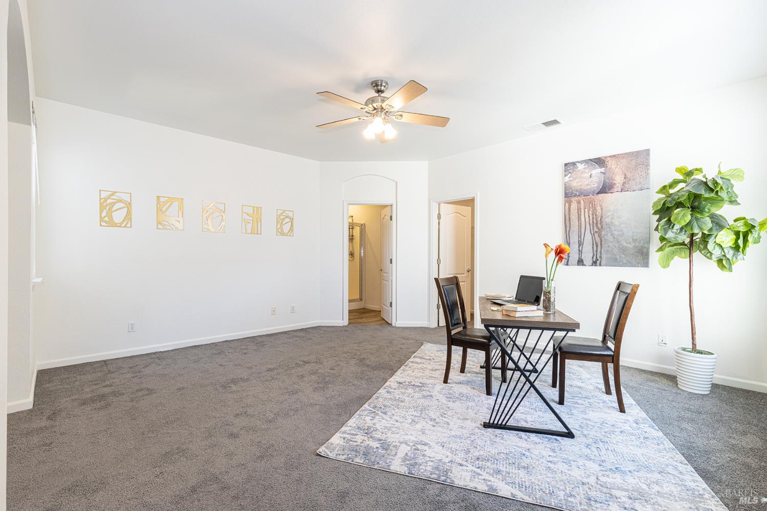 930 Langeburg Street Santa Rosa, CA 95407 - Photo 25 of 45 Primary suite