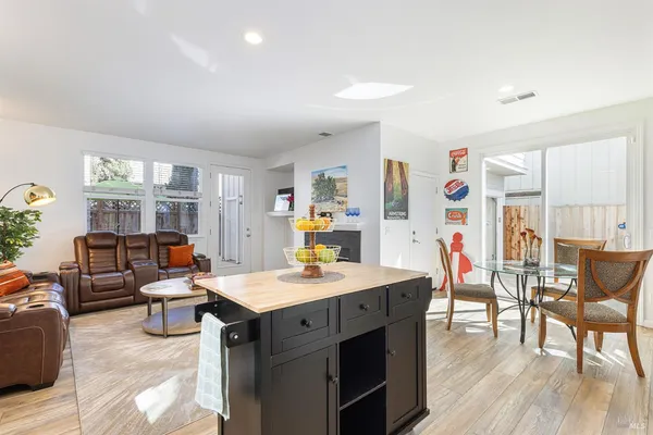 $775,000 | 930 Langeburg Street, Santa Rosa, CA 95407