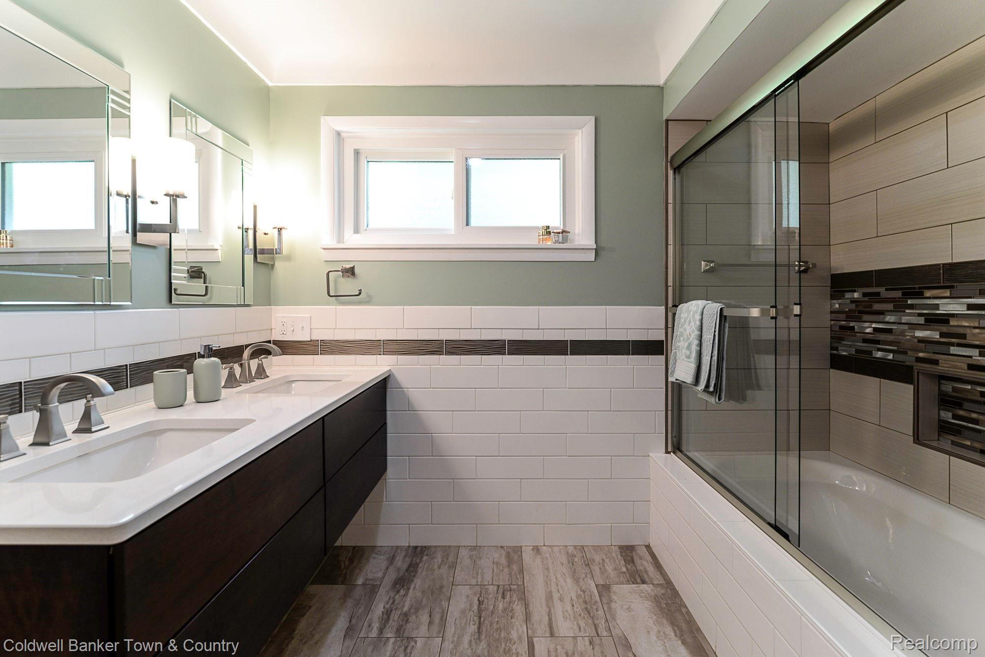 12318 White Lake Road Fenton, MI 48430 - Photo 24 of 42 DSC_4395.jpg