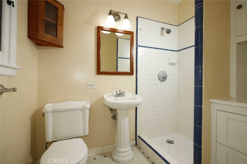 2360 Morslay Road Altadena, CA 91001 - Photo 17 of 44