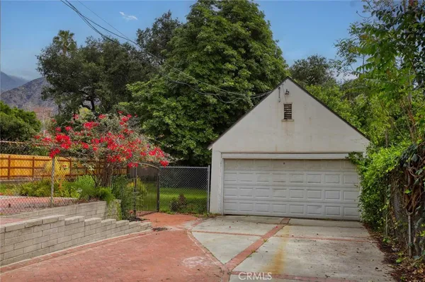 $1,600,000 | 2360 Morslay Road, Altadena, CA 91001