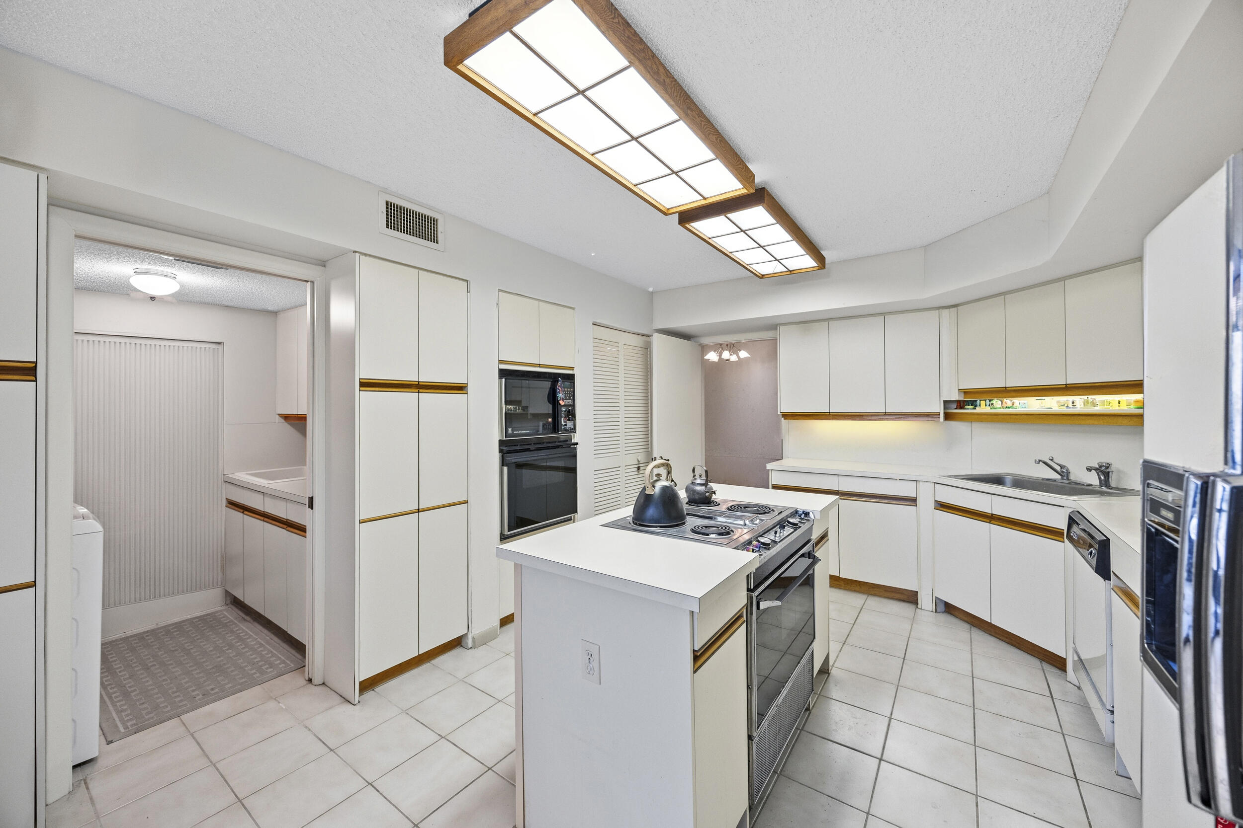 7209 Promenade Drive, Unit 101 Boca Raton, FL 33433 - Photo 11 of 51 13_453a5966