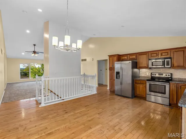 $368,400 | 9428 East Vista Drive, Hillsboro, MO 63050