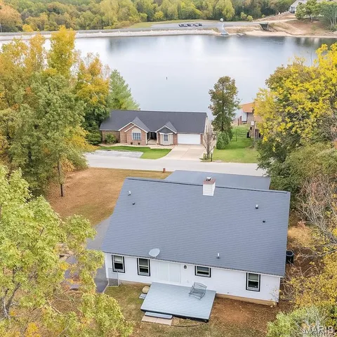 $368,400 | 9428 East Vista Drive, Hillsboro, MO 63050