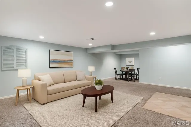 $368,400 | 9428 East Vista Drive, Hillsboro, MO 63050