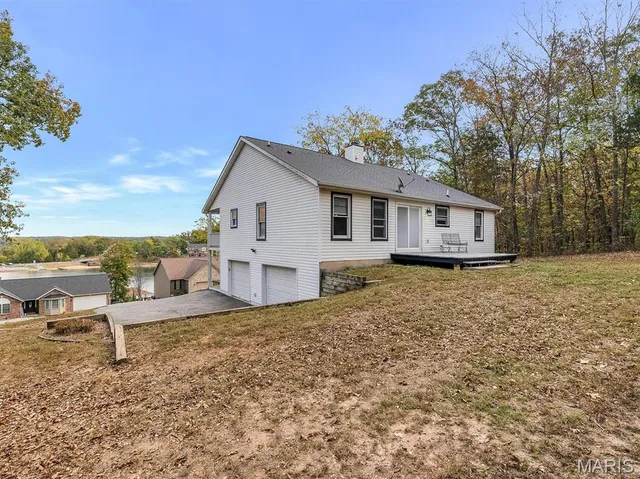 $368,400 | 9428 East Vista Drive, Hillsboro, MO 63050