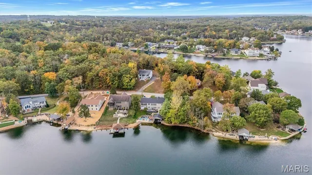 $368,400 | 9428 East Vista Drive, Hillsboro, MO 63050