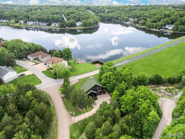 $368,400 | 9428 East Vista Drive, Hillsboro, MO 63050