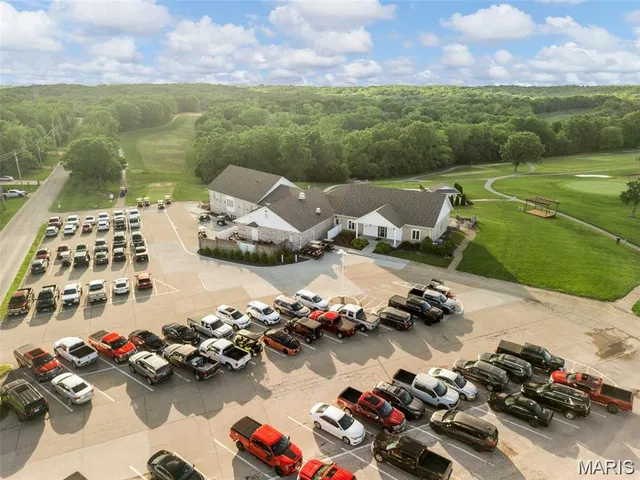 $368,400 | 9428 East Vista Drive, Hillsboro, MO 63050