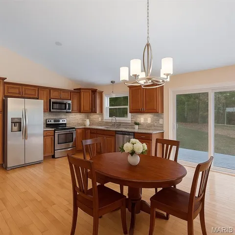 $368,400 | 9428 East Vista Drive, Hillsboro, MO 63050