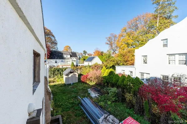 $949,000 | 162 Old Mamaroneck Road, White Plains, NY 10605