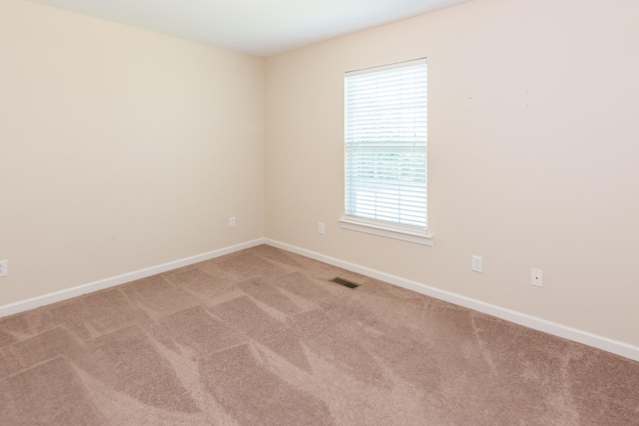 420 Old Mill Road Whitwell, TN 37397 - Photo 16 of 25 2nd Bedroom
