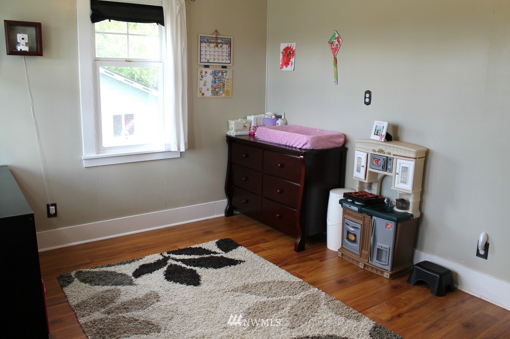 617 South 15th Street Renton, WA 98055 - Photo 16 of 23
