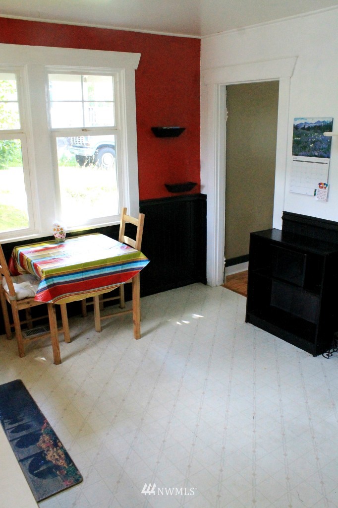 617 South 15th Street Renton, WA 98055 - Photo 4 of 23