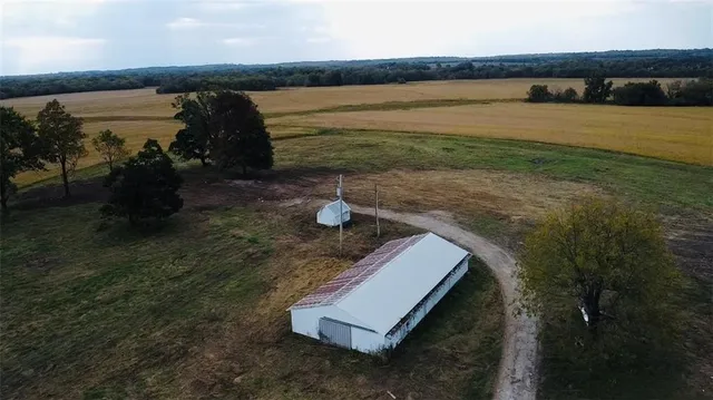 $99,000 | 18155 Highway 52, Mound City, KS 66056