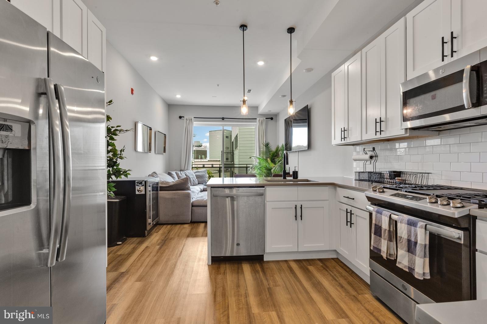 910 North 17th Street, Unit 3 Philadelphia, PA 19130 - Photo 1 of 29