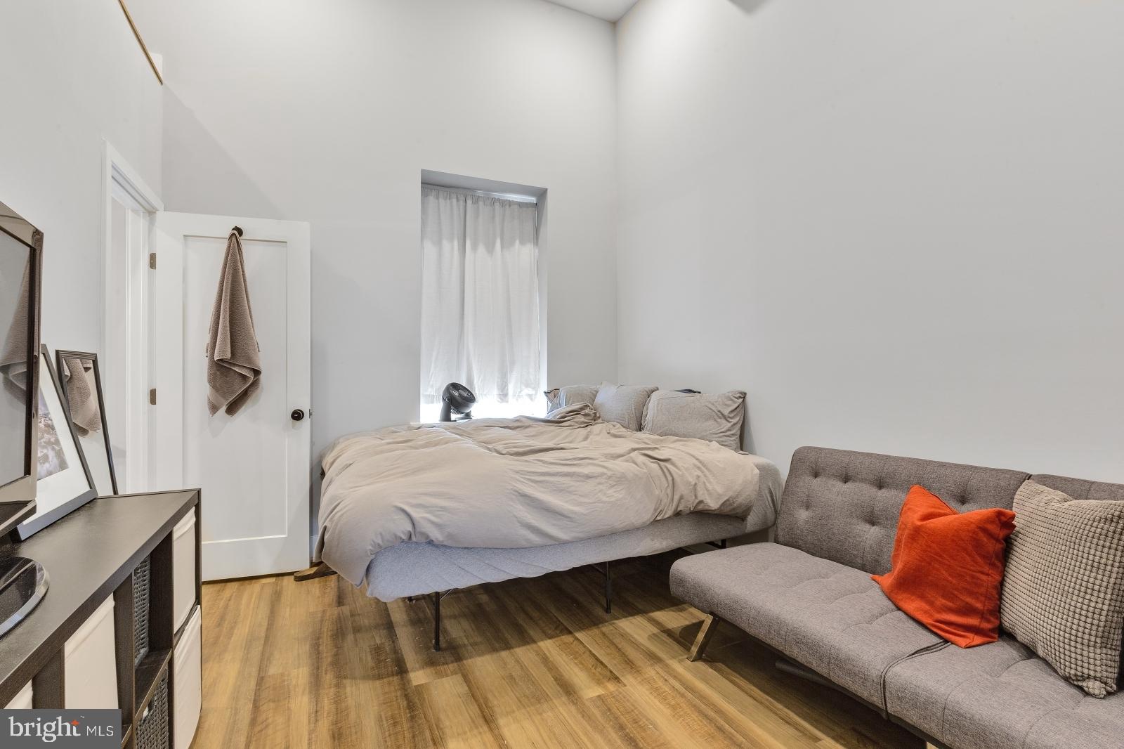 910 North 17th Street, Unit 3 Philadelphia, PA 19130 - Photo 18 of 29