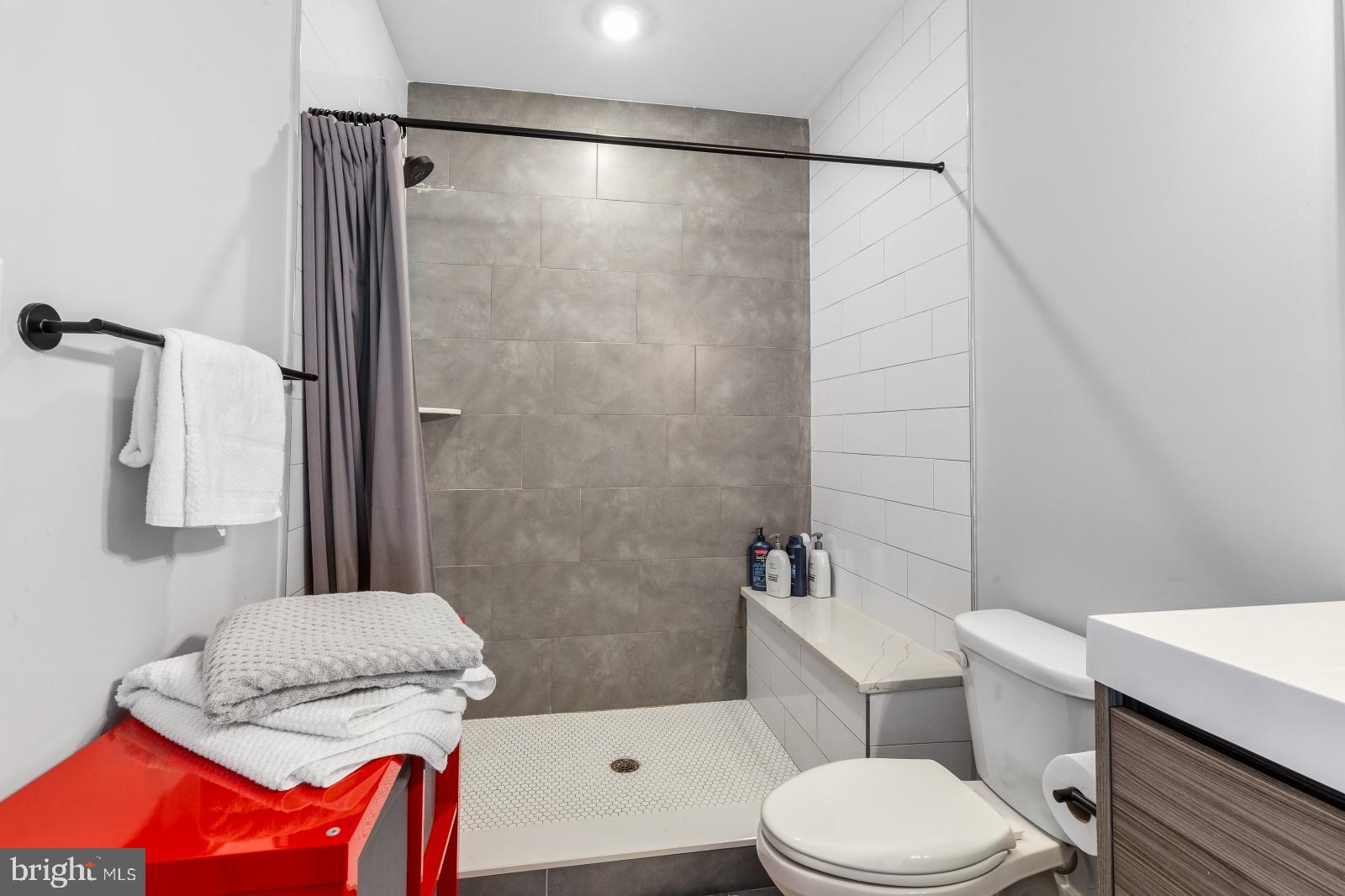 910 North 17th Street, Unit 3 Philadelphia, PA 19130 - Photo 23 of 29