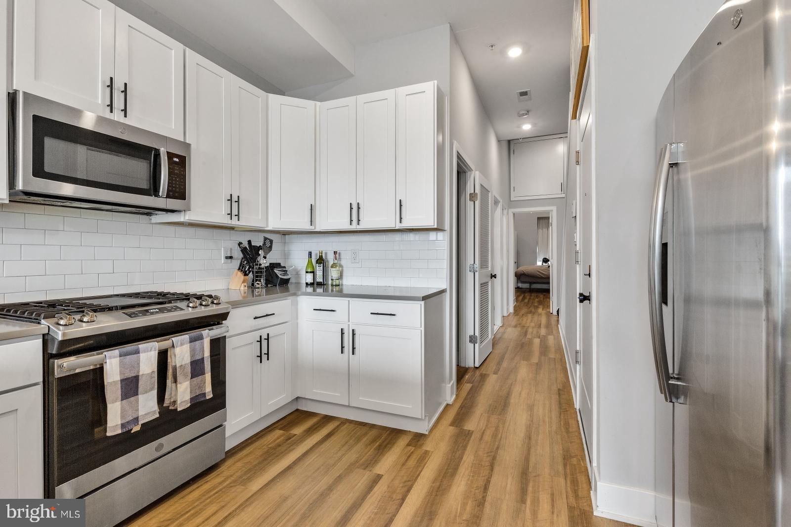 910 North 17th Street, Unit 3 Philadelphia, PA 19130 - Photo 3 of 29