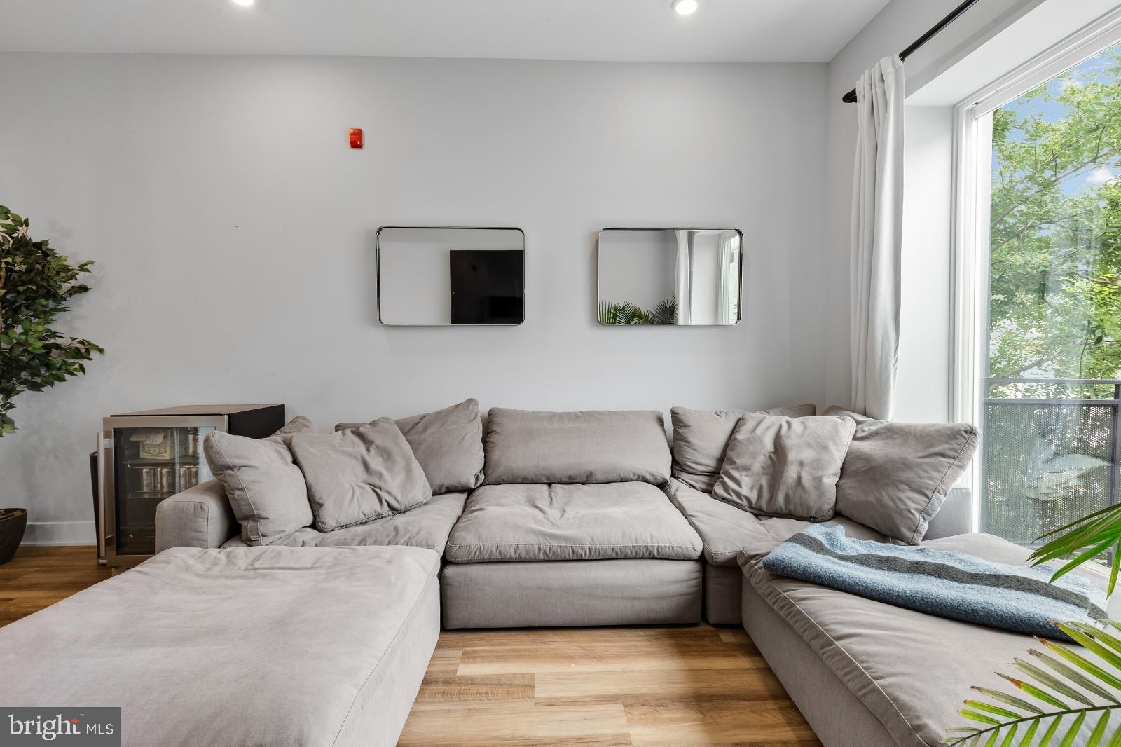 910 North 17th Street, Unit 3 Philadelphia, PA 19130 - Photo 9 of 29