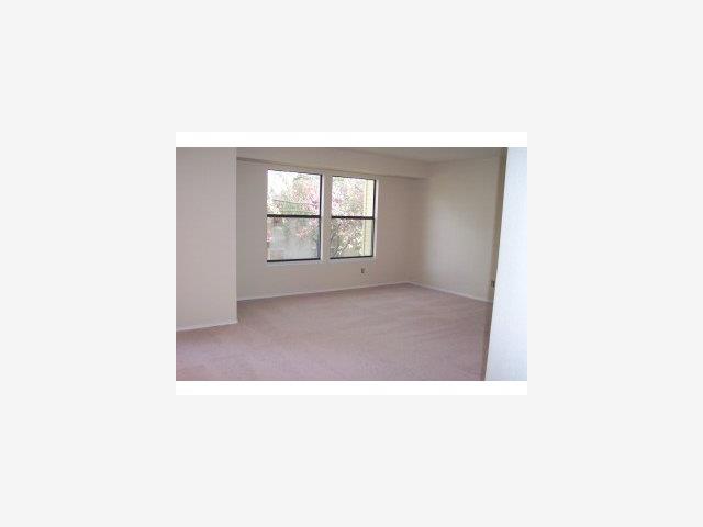 963 La Mesa Terrace, Unit H Sunnyvale, CA 94086 - Photo 4 of 9