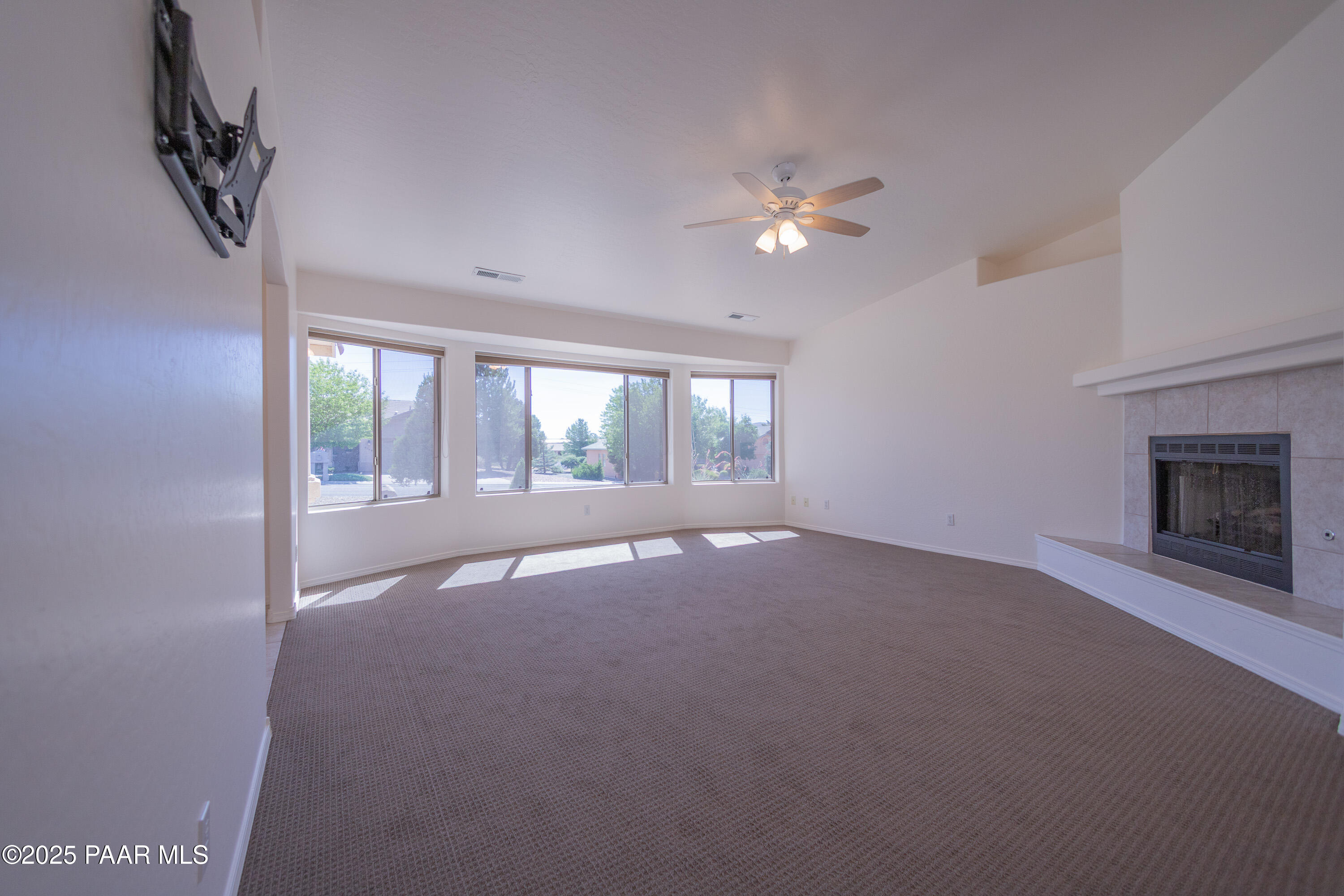 5750 Columbine Road Prescott, AZ 86305 - Photo 7 of 47 Living/Gas Fireplace