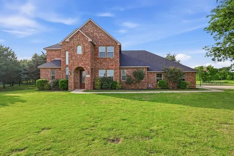 $657,500 | 160 Kelly Drive, Waxahachie, TX 75167