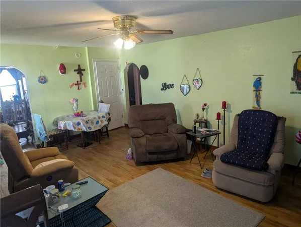 $129,900 | 809 West 25th Terrace, Higginsville, MO 64037