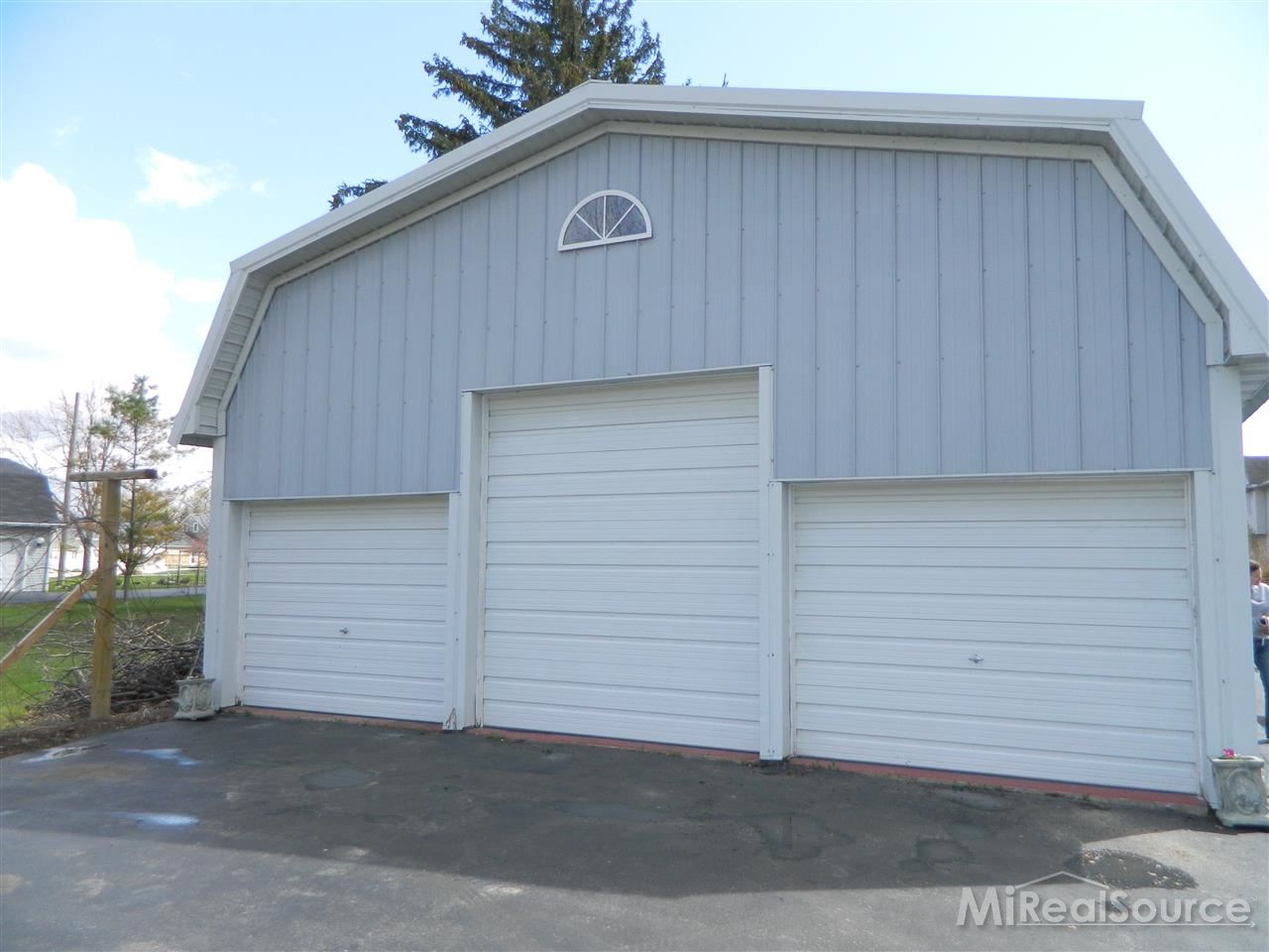 5521 Pointe Tremble Road Algonac, MI 48001 - Photo 10 of 30 31191531-9.JPG