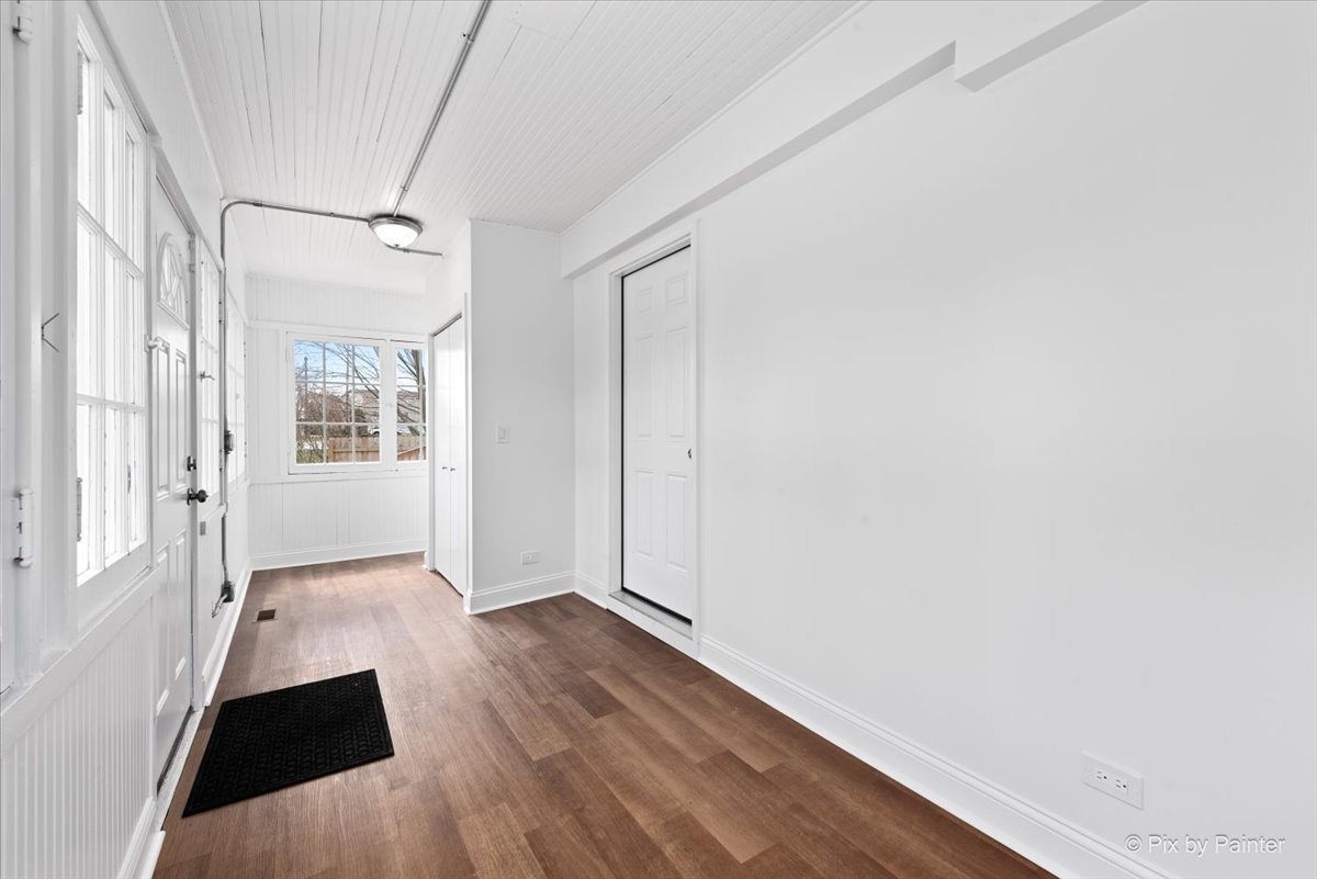 544 Hainesville Road, Unit 1 Round Lake Park, IL 60073 - Photo 3 of 24 Gallery Image 3