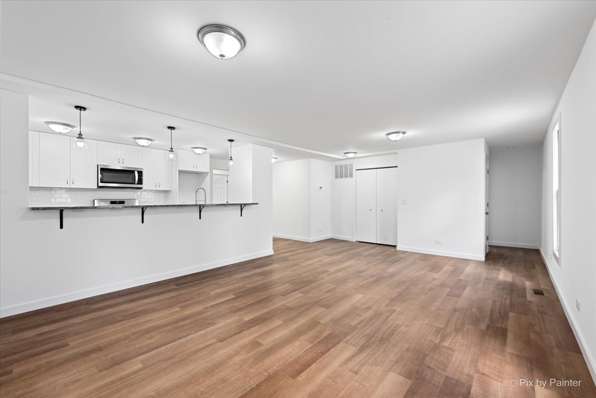 544 Hainesville Road, Unit 1 Round Lake Park, IL 60073 - Photo 5 of 24 Gallery Image 5